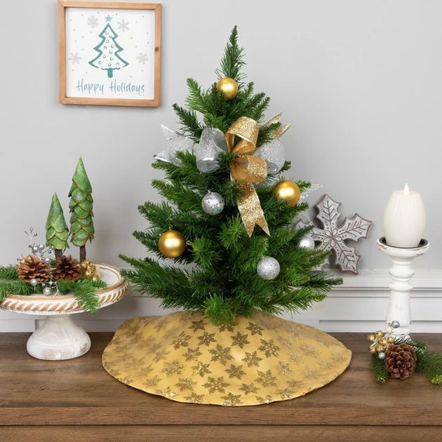 20" Gold Sequin Snowflake Pattern Mini Christmas Tree Skirt