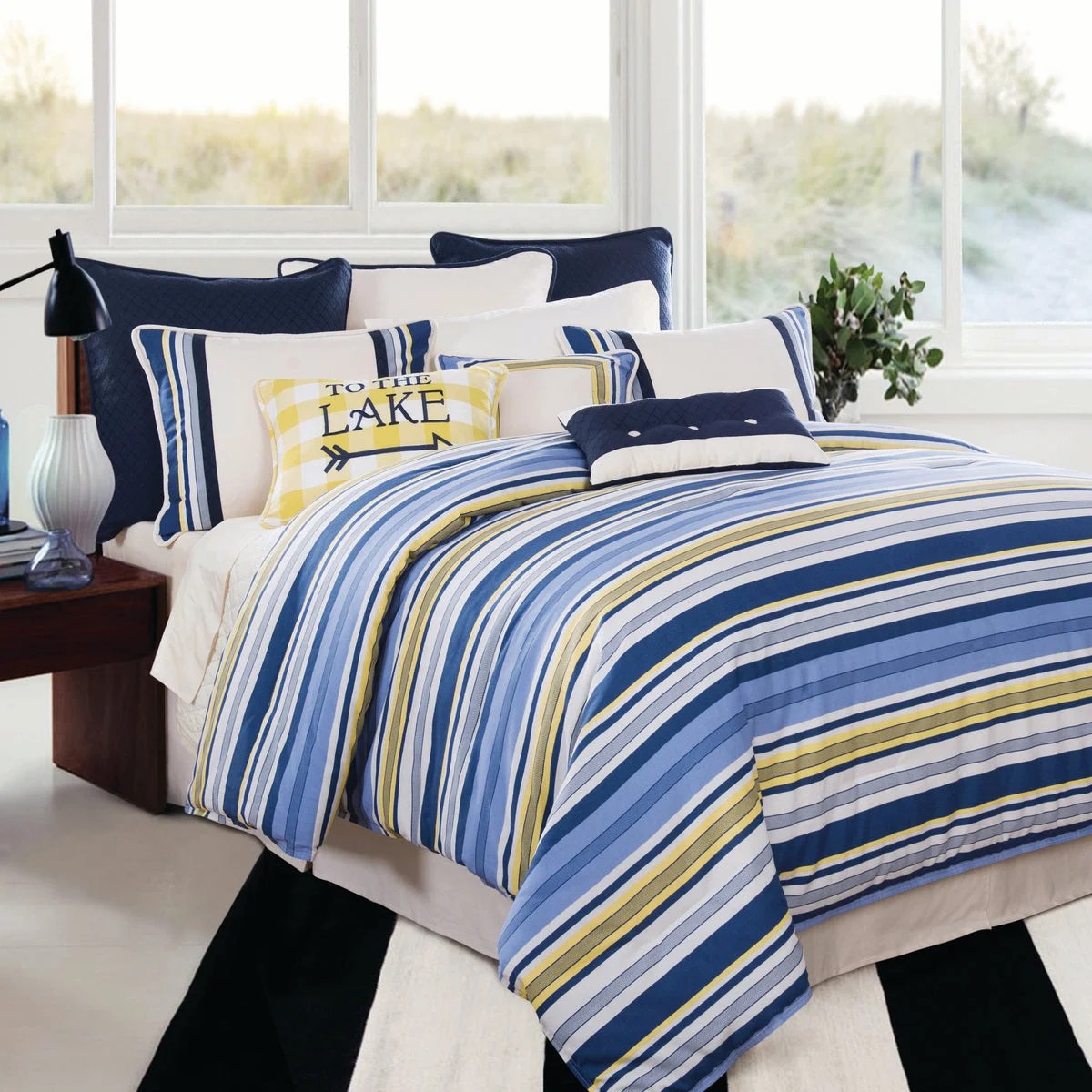 HiEnd Accents Beaufort Bedding Set (4 PC)