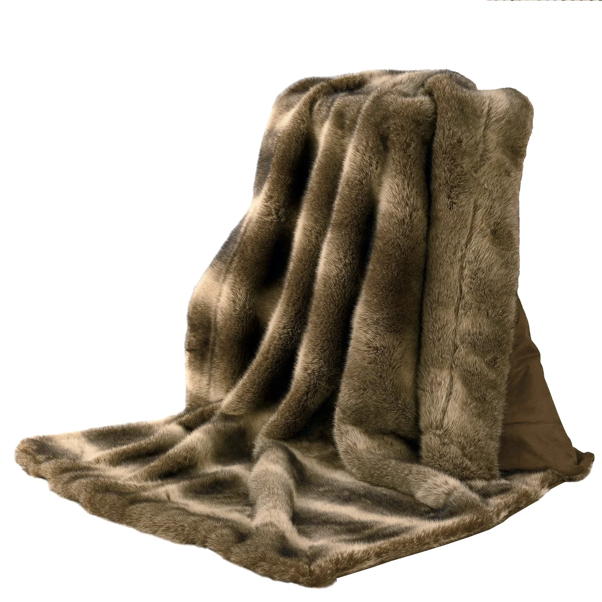 HiEnd Accents Wolf Throw
