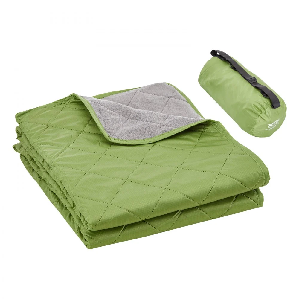 VEVOR Camping Blanket, Large Warm Stadium Blanket, Waterproof & Windproof, 330GSM Polyester Fleece, Flame Retardant, Great for Outdoors, Picnics, Hiking, Sports Events, Travel, 82" x 55", Bicolor
